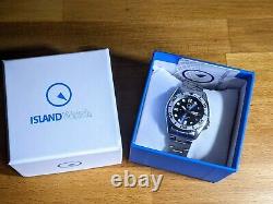 Islander ISL-63, 38mm, Automatic Dive Watch with Bracelet, (beautiful condition)