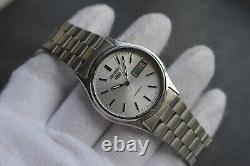 July 1988 Seiko 5 7009 3100 Automatic Silver Dial Men's Bracelet Watch