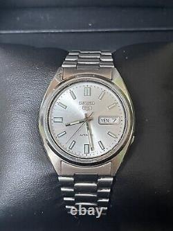 Mens SEIKO 5 7S26-0480 F AUTOMATIC WATCH Silver Free Postage