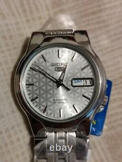 Seiko 5 Automatic 21 Jewels grey silver Mens Watch 7S26-02PO Brand New Boxed