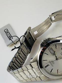 Seiko 5 Automatic Silver Dial Stainless Steel Bracelet Mens Watch SNKK87K1