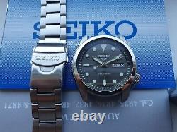 Seiko 5 SRPE51K1'DresSKX' Grey Dial Automatic Men's Sports Watch 4R36 Bracelet