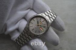 September 1997 Seiko 5 7S26 3100 Automatic Silver Dial Men's Bracelet Watch