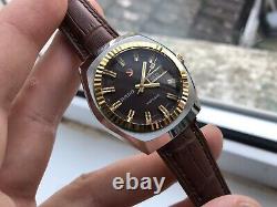 Vintage Rado Voyager Automatic brown dial day/date Gents wrist watch swiss made