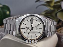 Vintage Seiko Automatic Mens Watch Ref 7009-8750A White Dial