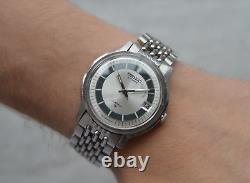 Vintage Seiko May 1975 7005 Automatic Bracelet Day Date Steel Silver Men's Watch